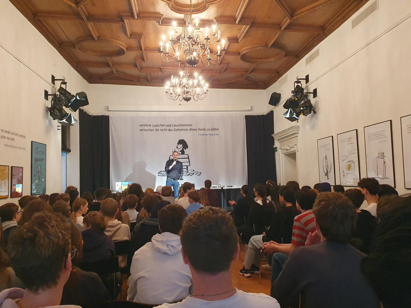 „Heldentage“ im Literaturhaus